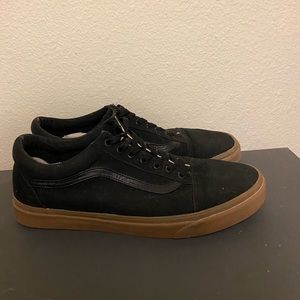 Black with gum soul vans